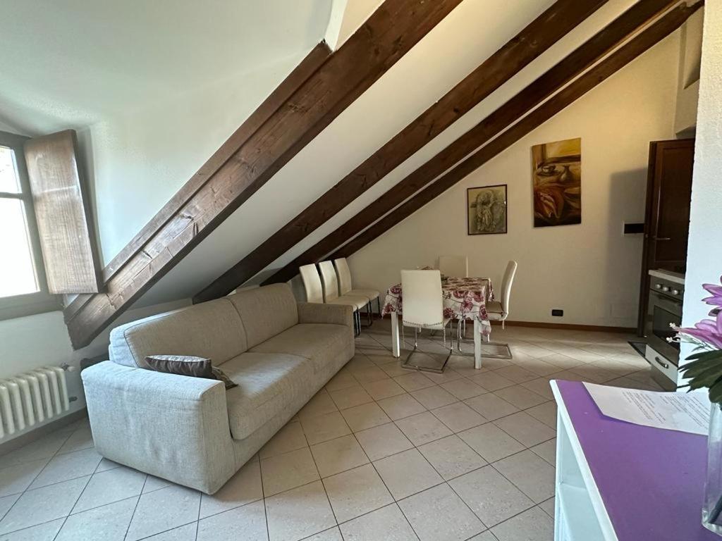 Apartment Mansardato In Centro. *